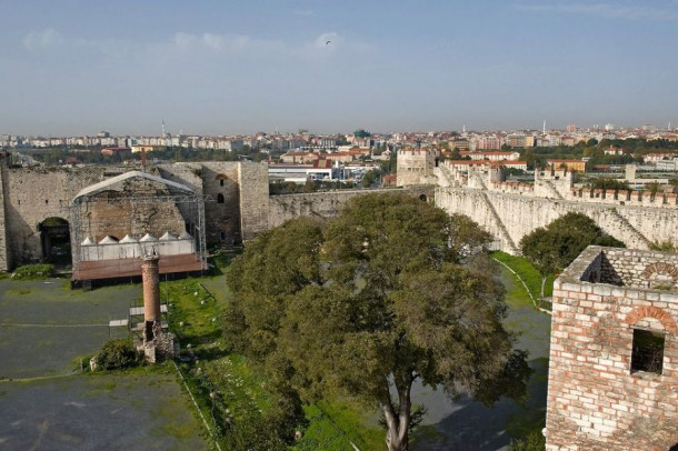 Крепость Едикуле (Yedikule Zindanlar&#305;), Стамбул, ноябрь 2008 г.