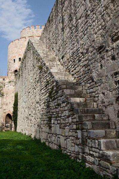 Крепость Едикуле (Yedikule Zindanlar&#305;), Стамбул, ноябрь 2008 г.