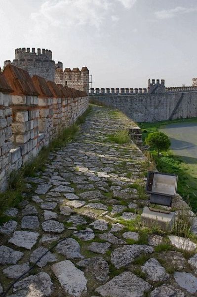 Крепость Едикуле (Yedikule Zindanlar&#305;), Стамбул, ноябрь 2008 г.