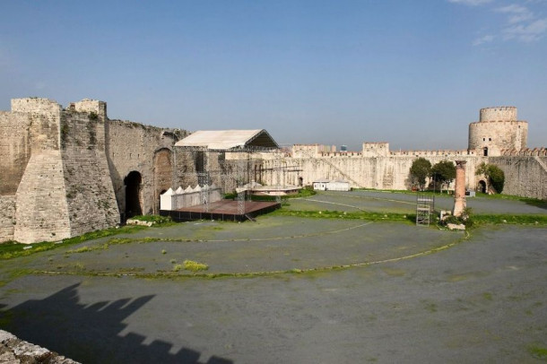 Крепость Едикуле (Yedikule Zindanlar&#305;), Стамбул, ноябрь 2008 г.