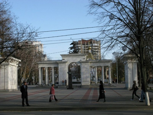 Краснодар. Наследник Запорожской Сечи. Ноябрь 2008. Увольнительная в город