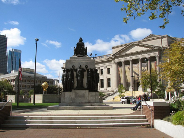 Philadelphia. LOVE park. Municipal Services Building. Logan Circle.