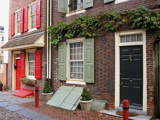 Philadelphia. Elfreth’s Alley. Washington square.