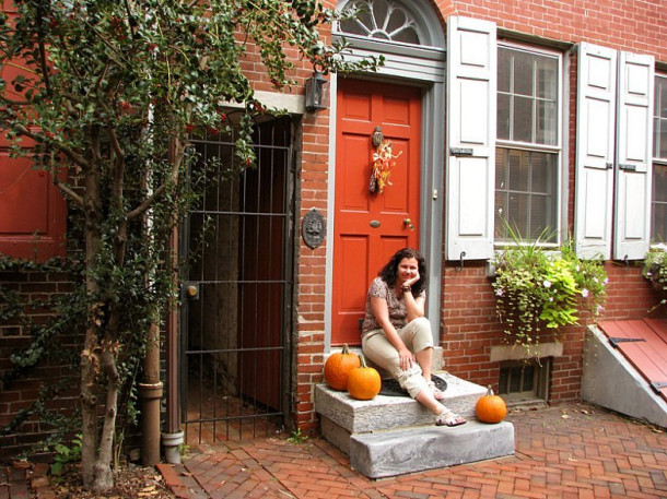 Philadelphia. Elfreth’s Alley. Washington square.