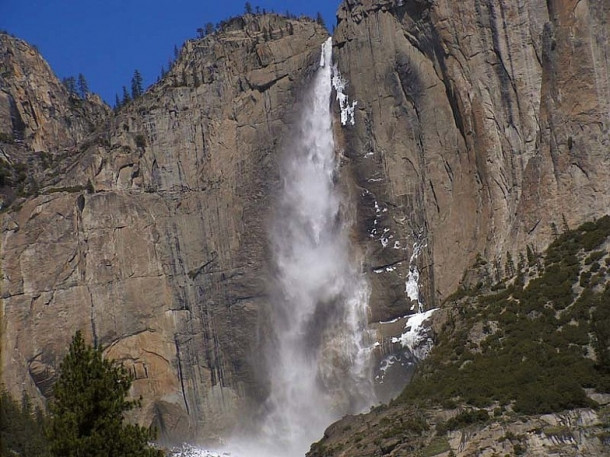 California. Yosemite Falls.