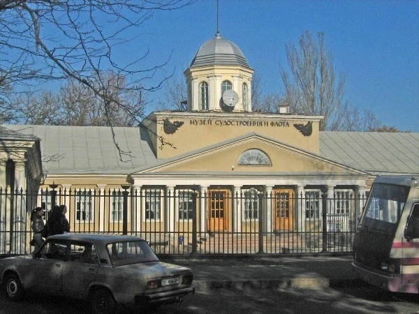 Николаев