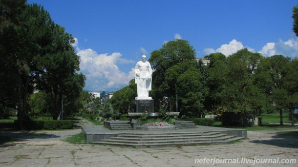 Сухум. Рынок, набережная Диоскуров.