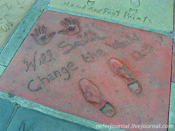 Grauman\'s Chinese Theater. Kodak Theatre. The Road to Hollywood.