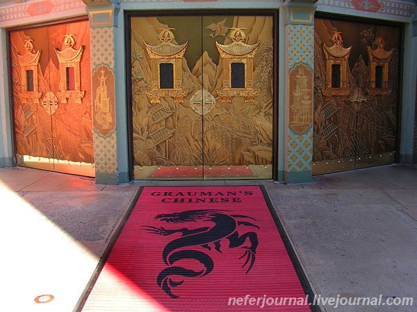 Grauman\'s Chinese Theater. Kodak Theatre. The Road to Hollywood.