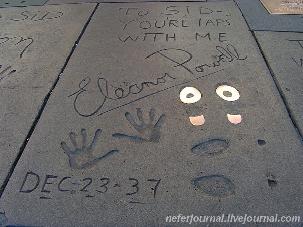 Grauman\'s Chinese Theater. Kodak Theatre. The Road to Hollywood.