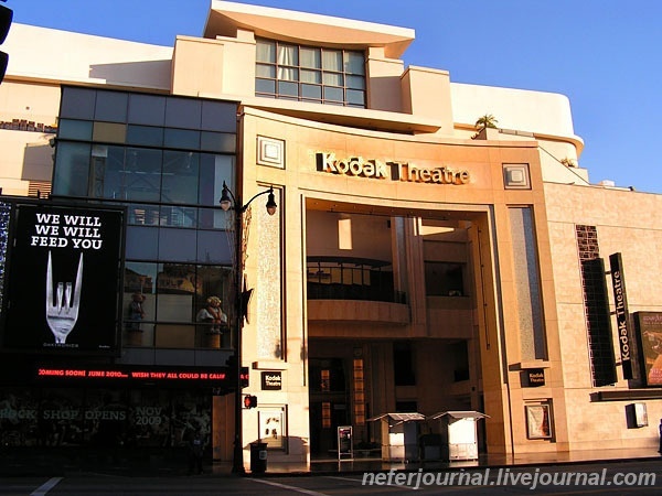 Grauman\'s Chinese Theater. Kodak Theatre. The Road to Hollywood.