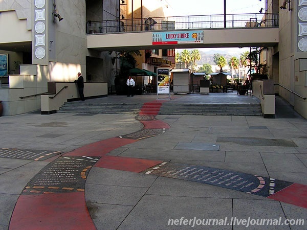 Grauman\'s Chinese Theater. Kodak Theatre. The Road to Hollywood.