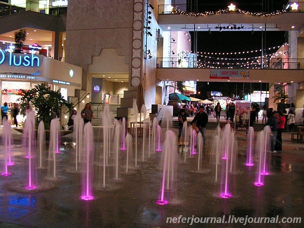 Grauman\'s Chinese Theater. Kodak Theatre. The Road to Hollywood.