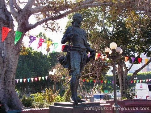 Los Angeles. Union Station. Olvera street. Molecule man.