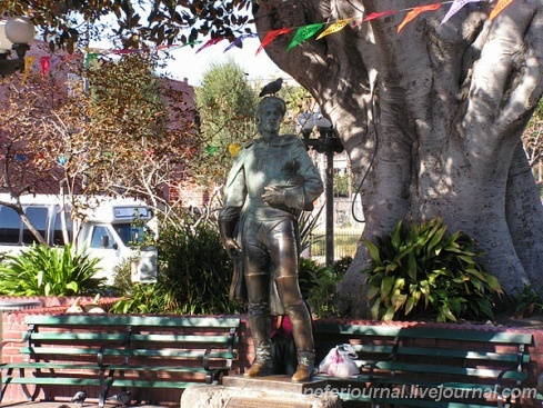 Los Angeles. Union Station. Olvera street. Molecule man.