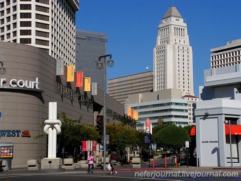 Los Angeles. Little Tokyo. Angels Flight.