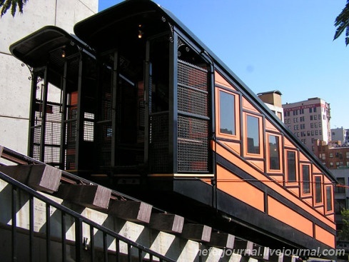 Los Angeles. Little Tokyo. Angels Flight.