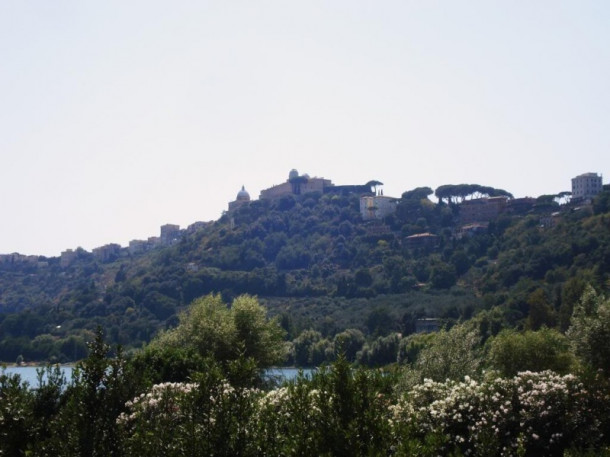 Castel Gandolfo, Lago Albano или Какие виды открываются из летней резиденции Папы Римского