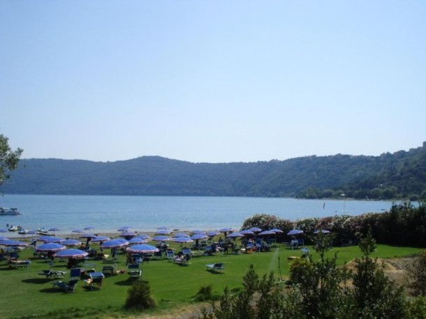 Castel Gandolfo, Lago Albano или Какие виды открываются из летней резиденции Папы Римского