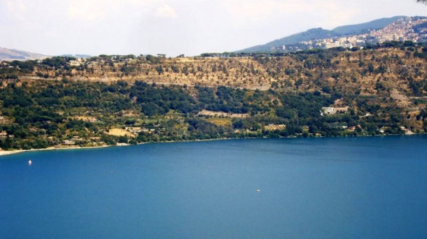 Castel Gandolfo, Lago Albano или Какие виды открываются из летней резиденции Папы Римского