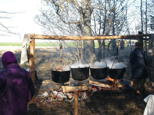 Марий Эл. Молебен в Священной роще.